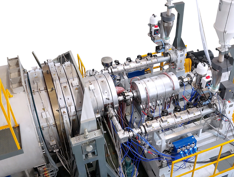 HDPE three layer pipe head